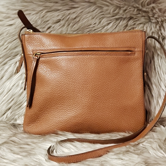 Fossil Handbags - 🍂Fossil leather crossbody bag